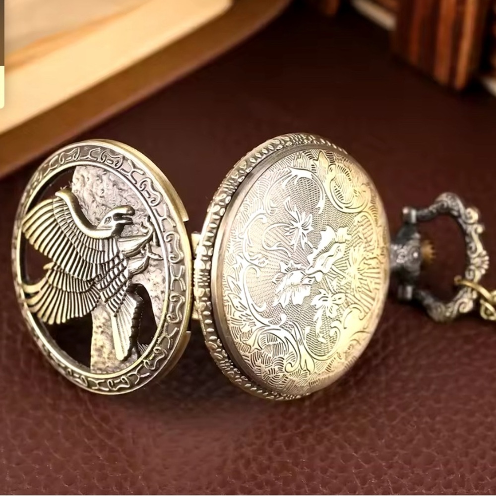 The Eagle Quartz Pocket Watch - Picture 4 of 6